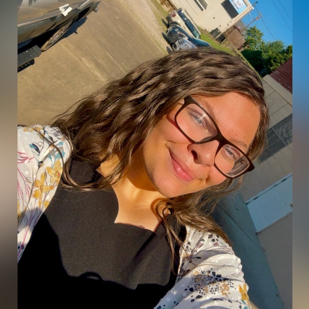 Meet your Posher, Lydia